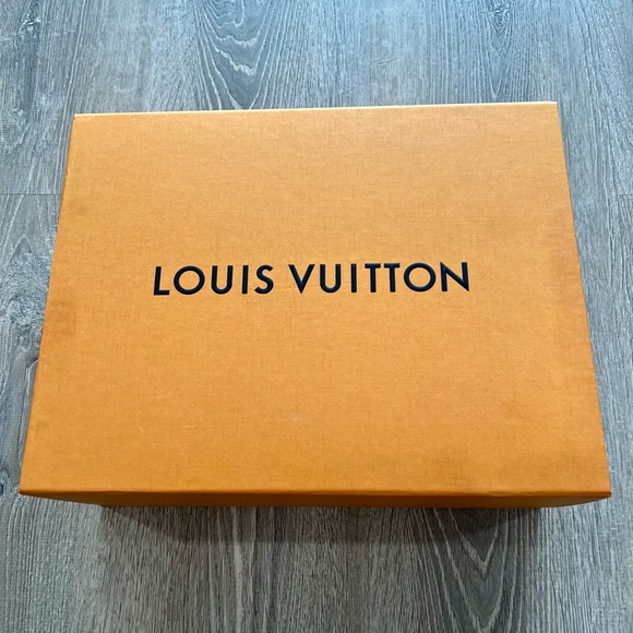 Authentic Louis Vuitton Runaway Sneaker - Barely used in mint condition! - Picture 5 of 7